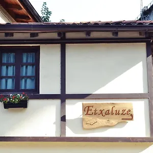 Etxaluze Bed and breakfast